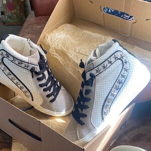 Vintage Havana Gray and Taupe Star-Studded Sneakers. Never Worn.